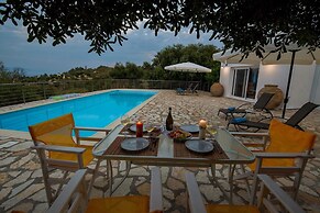 Elisabetta Villa in Paxi