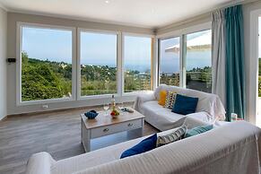 Elisabetta Villa in Paxi