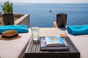 Seawhisper Villa in Paxi