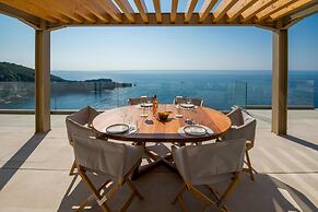 Seawhisper Villa in Paxi