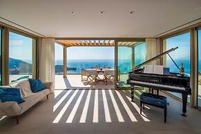 Seawhisper Villa in Paxi