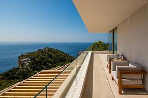 Seawhisper Villa in Paxi