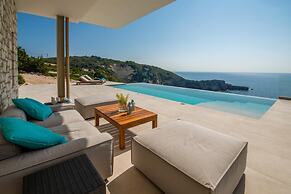 Seawhisper Villa in Paxi