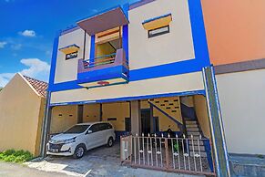 SPOT ON 93622 Wisma Dua Putra Syariah