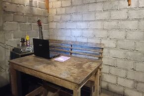 OYO 93627 Avocado Homestay