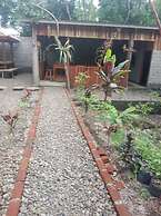 OYO 93627 Avocado Homestay