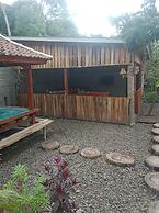 OYO 93627 Avocado Homestay