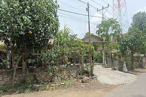 OYO 93638 Lotus Guest House