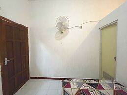 SPOT ON 93644 Sederhana Homestay