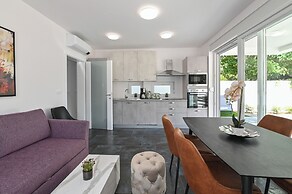 Pool apartments Banta A