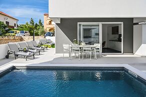 Pool apartments Banta A