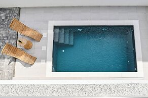 Pool apartments Banta A