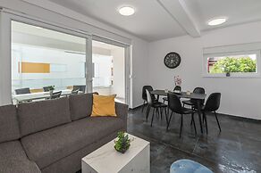 Pool apartments Banta A