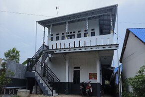 OYO 93642 Penginapan Al-asharNearWarung Acil Ubai