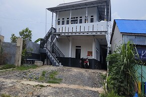 OYO 93642 Penginapan Al-asharNearWarung Acil Ubai