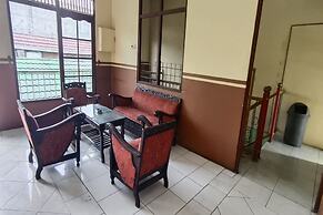 OYO 93642 Penginapan Al-asharNearWarung Acil Ubai