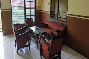 OYO 93642 Penginapan Al-asharNearWarung Acil Ubai