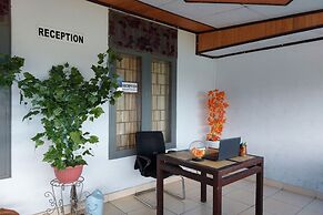 OYO 93642 Penginapan Al-asharNearWarung Acil Ubai