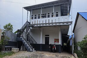 OYO 93642 Penginapan Al-asharNearWarung Acil Ubai