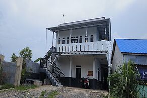 OYO 93642 Penginapan Al-asharNearWarung Acil Ubai