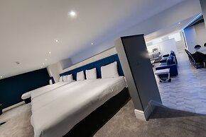 Temple Court Cavern Quarter Apartments