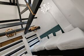 Temple Court Cavern Quarter Apartments