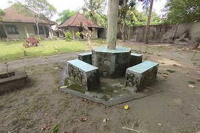 OYO 93647 Bale Gajog Near SDN 2 SEKAROH