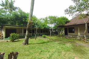 OYO 93647 Bale Gajog Near SDN 2 SEKAROH