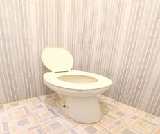 SPOT ON 93651 Losmen Ida Near PT. Narmada Awet Muda (Pabrik Lingsar)