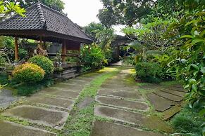 SPOT ON 93651 Losmen Ida Near PT. Narmada Awet Muda (Pabrik Lingsar)