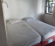 SPOT ON 93651 Losmen Ida Near PT. Narmada Awet Muda (Pabrik Lingsar)