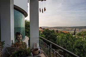 Loveneel Sea Galilee Retreat by SeaNRent