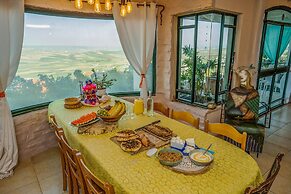 Loveneel Sea Galilee Retreat by SeaNRent