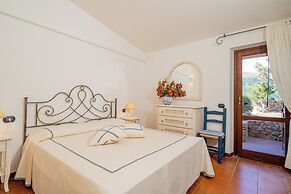 Costa Paradiso Resort