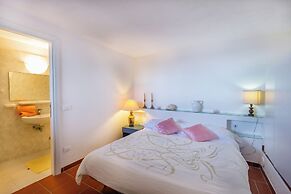 Costa Paradiso Resort