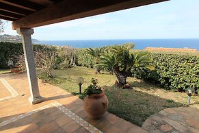 Costa Paradiso Resort