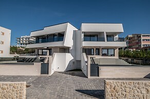 Luxury Villas Travera