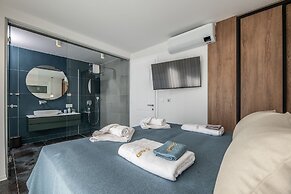 Luxury Villas Travera