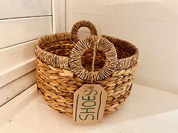 Beautiful Cosy Garden Cabin, 5min Walk to Beach