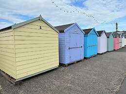Felixstowe Chimo Caravan 8 Sleeps 5 min to Beach
