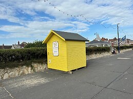 Felixstowe Chimo Caravan 8 Sleeps 5 min to Beach