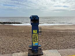 Felixstowe Chimo Caravan 8 Sleeps 5 min to Beach