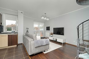 Duplex Apartment in Poznan by Renters