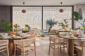 Royal Hideaway Corales Villas