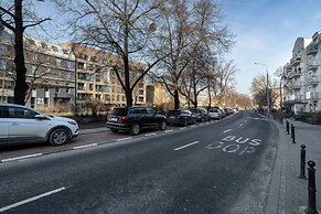 Apartment With Parking Poznań by Renters
