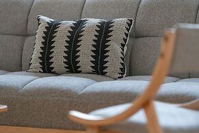 Apartment With Parking Poznań by Renters