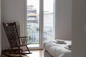 Charming Seaside Apartment Elegant 2BR in Glyfada