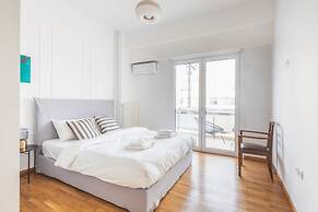 Charming Seaside Apartment Elegant 2BR in Glyfada