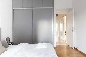 Charming Seaside Apartment Elegant 2BR in Glyfada