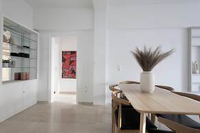 Charming Seaside Apartment Elegant 2BR in Glyfada